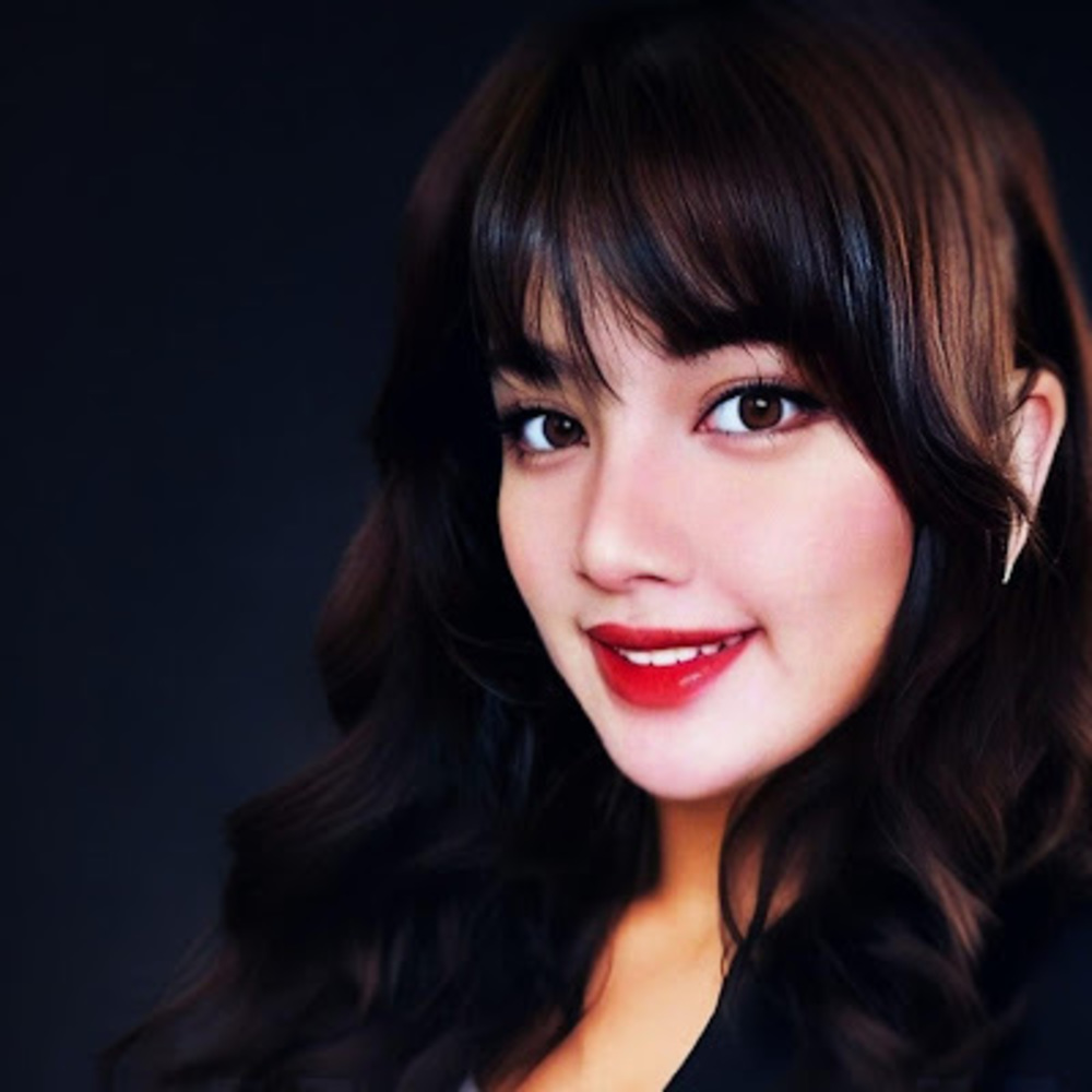 Meet your Posher, Xyna